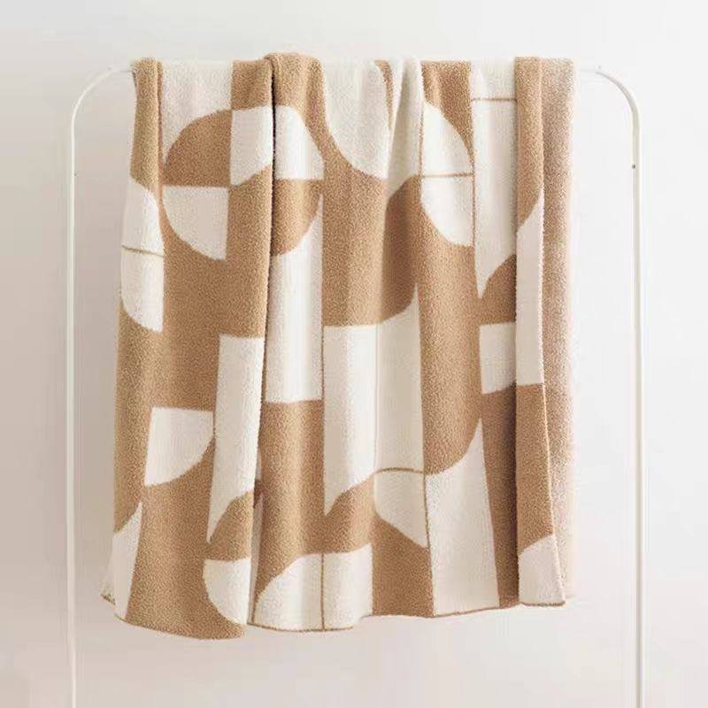 Soft patterned blanket